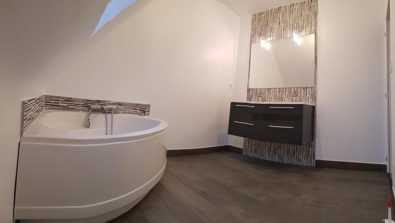 Agréable maison moderne Le Hézo Exterior foto